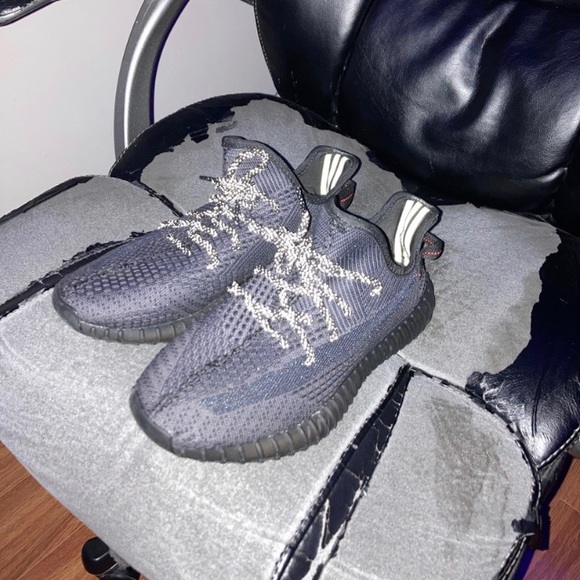 Adidas Yeezy boost 350 UA size 9.5 men static black reflective laces and back - Picture 2 of 3